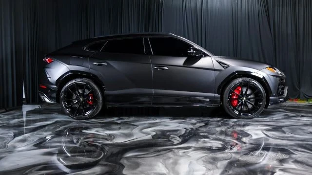 2019 Lamborghini Urus - Image 2 of 28