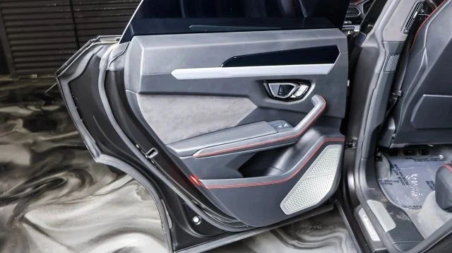 2019 Lamborghini Urus - Image 18 of 28