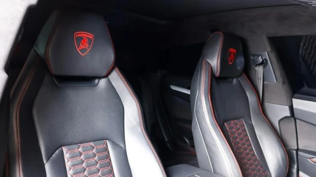 2019 Lamborghini Urus - Image 23 of 28