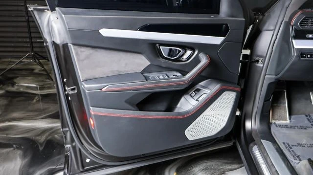 2019 Lamborghini Urus - Image 14 of 28