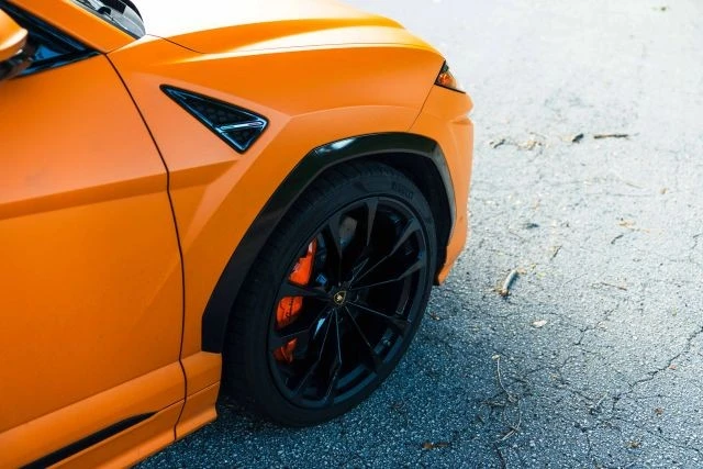 2019 Lamborghini Urus - Image 16 of 21