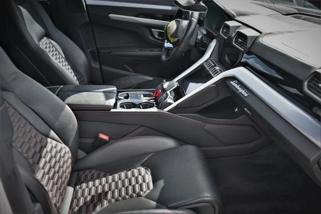 2019 Lamborghini Urus - Image 12 of 19