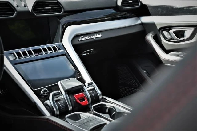 2019 Lamborghini Urus - Image 9 of 19