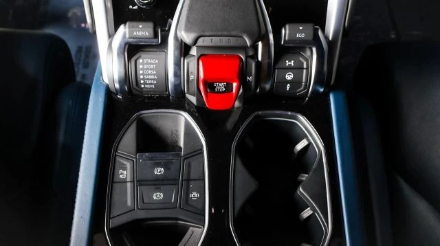 2019 Lamborghini Urus - Image 29 of 31