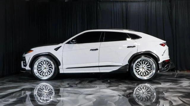 2019 Lamborghini Urus - Image 2 of 31