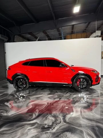 2019 Lamborghini Urus - Image 2 of 19