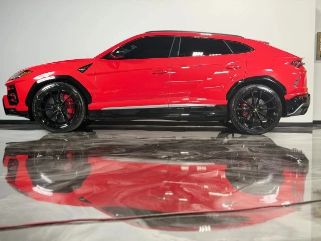 2019 Lamborghini Urus - Image 2 of 21
