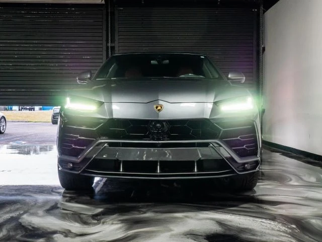 2019 Lamborghini Urus - Image 2 of 21