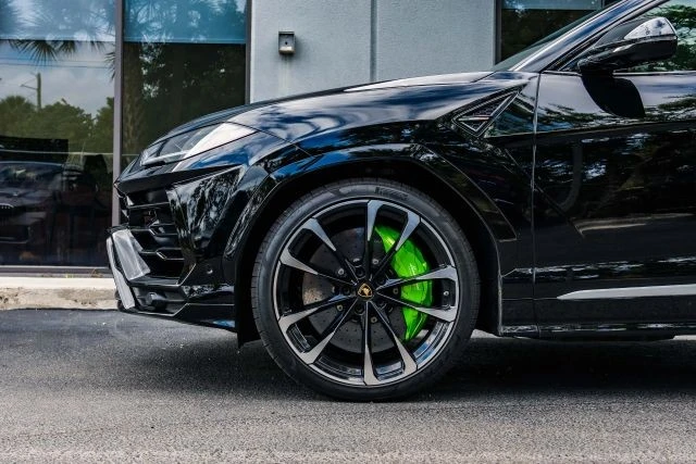 2019 Lamborghini Urus - Image 7 of 12