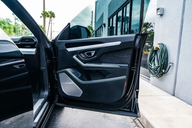 2019 Lamborghini Urus - Image 14 of 21