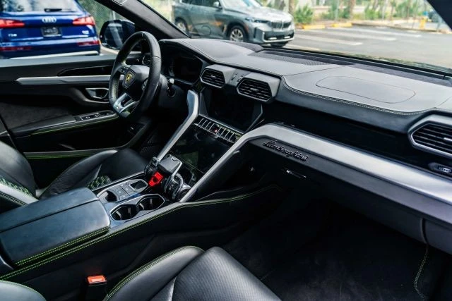 2019 Lamborghini Urus - Image 12 of 21