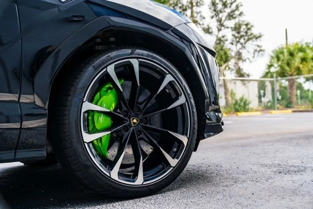 2019 Lamborghini Urus - Image 11 of 12