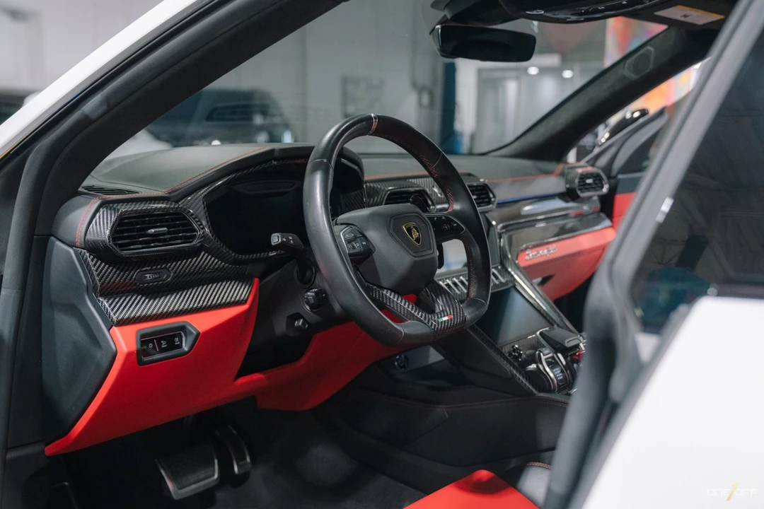 2019 Lamborghini Urus - Image 2 of 12