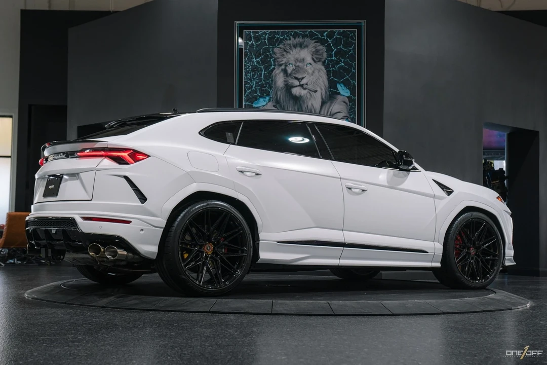 2019 Lamborghini Urus - Image 3 of 12