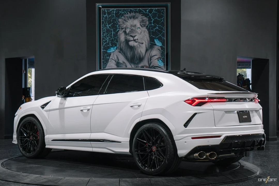 2019 Lamborghini Urus - Image 7 of 12