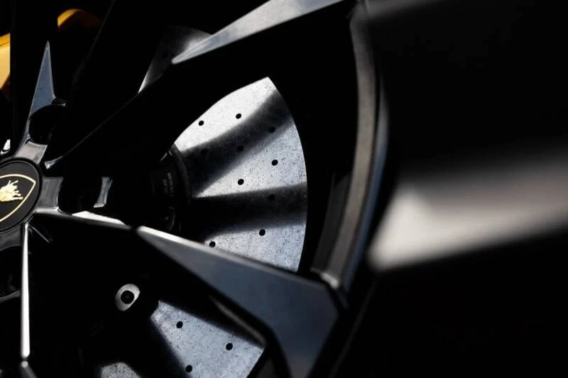2019 Lamborghini Urus - Image 16 of 21