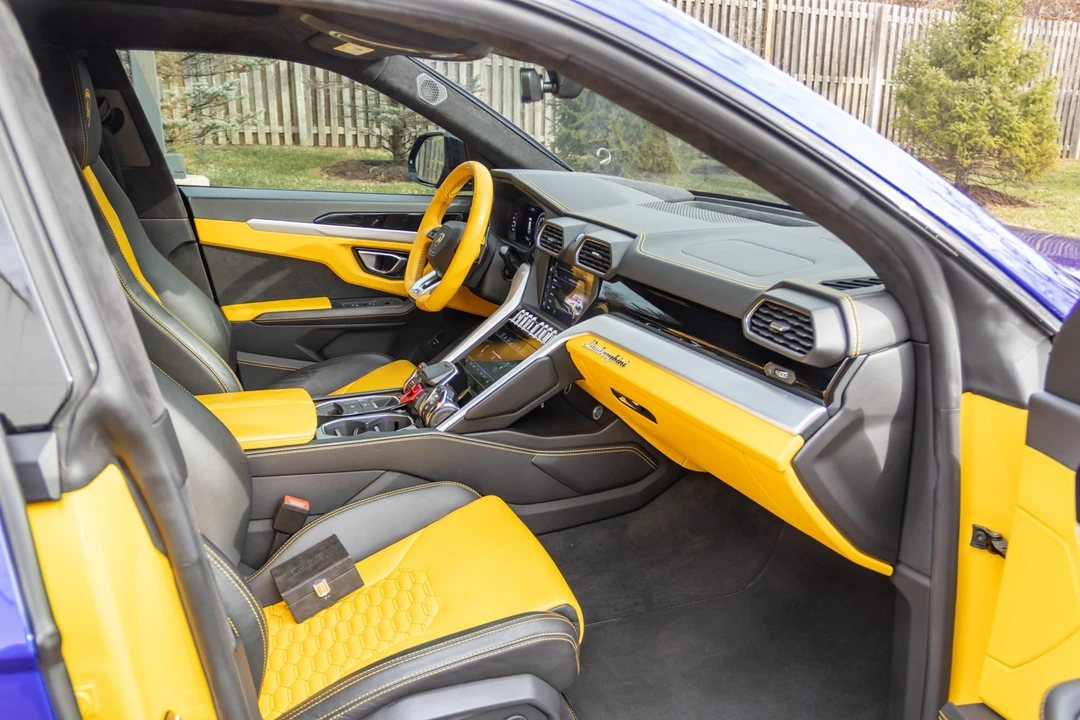 2019 Lamborghini Urus - Image 29 of 31