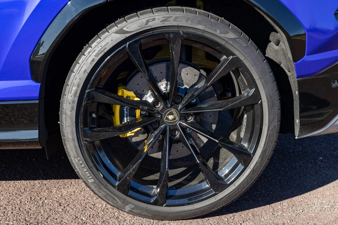 2019 Lamborghini Urus - Image 16 of 31