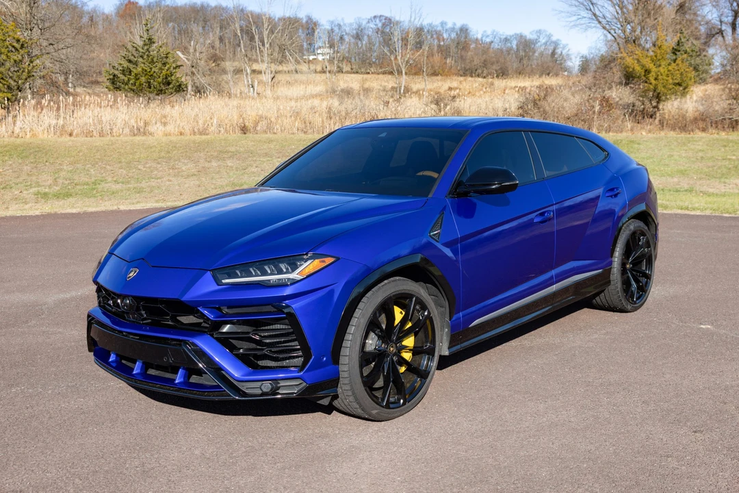 2019 Lamborghini Urus - Image 2 of 31
