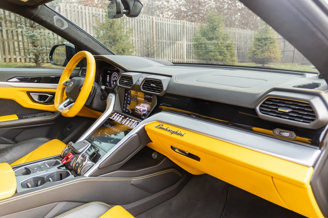 2019 Lamborghini Urus - Image 30 of 31