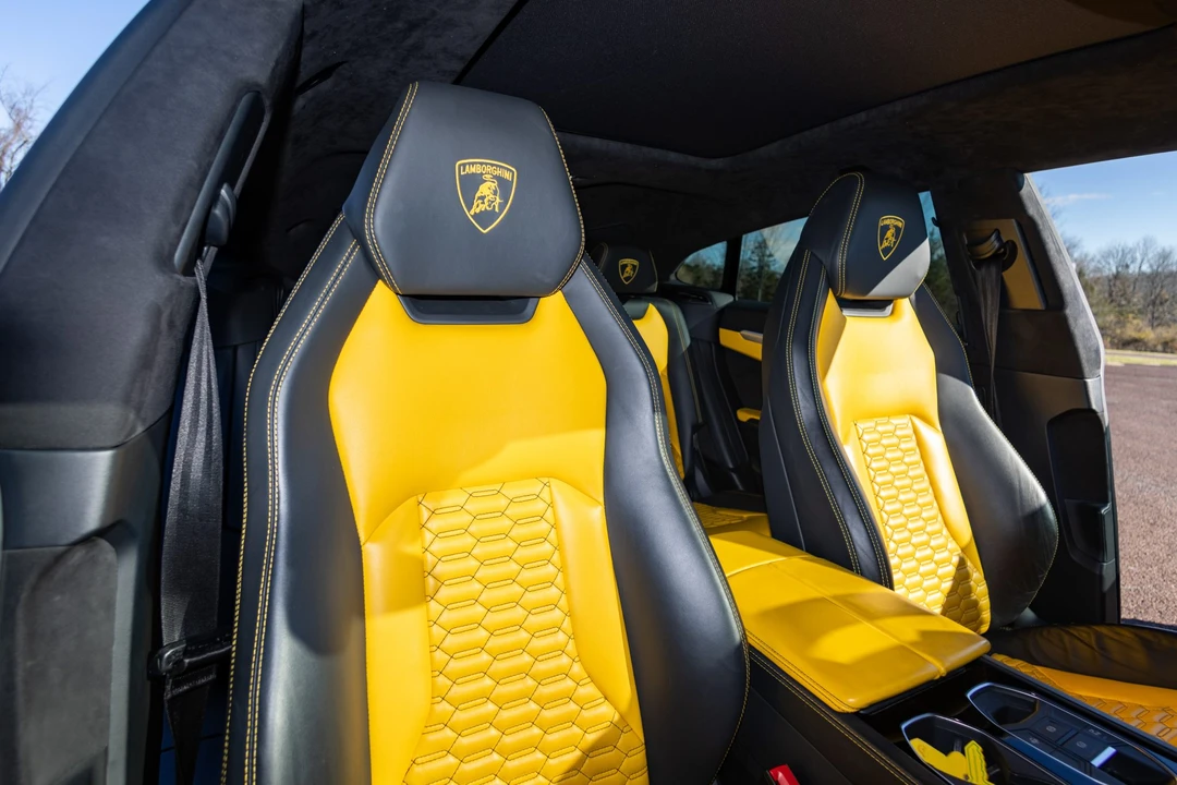 2019 Lamborghini Urus - Image 25 of 31