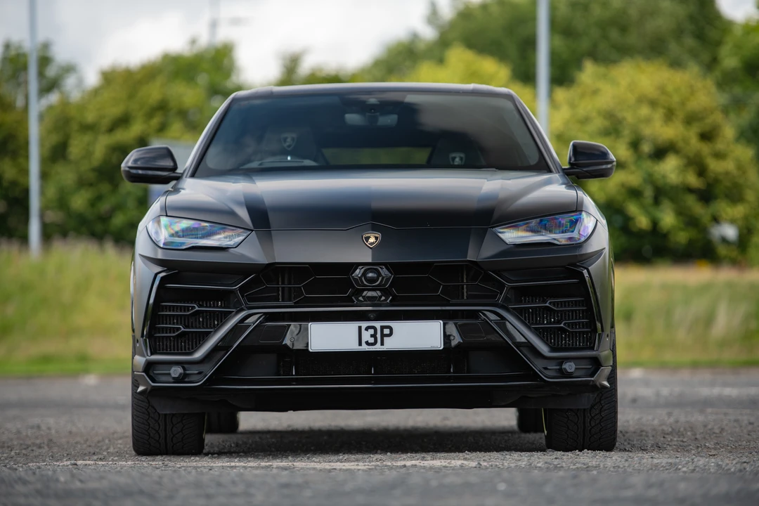 2019 Lamborghini Urus - Image 2 of 31