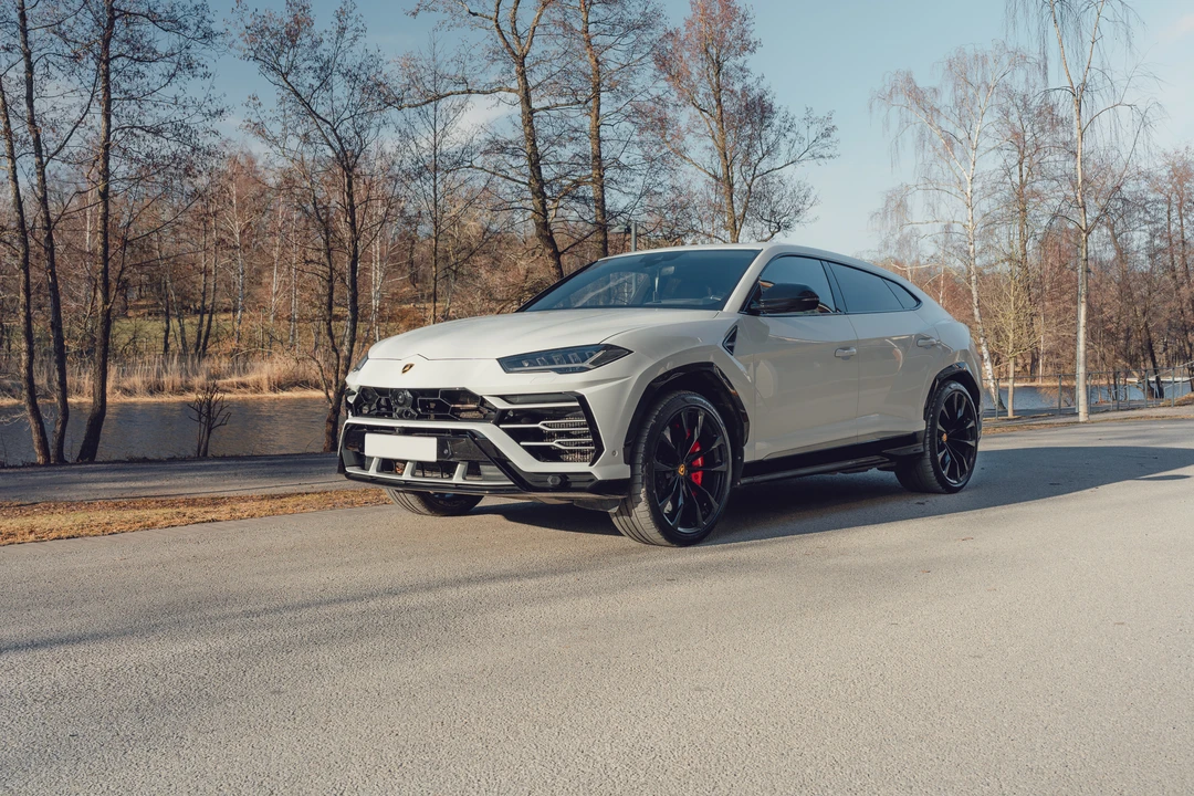 2019 Lamborghini Urus - Image 3 of 31