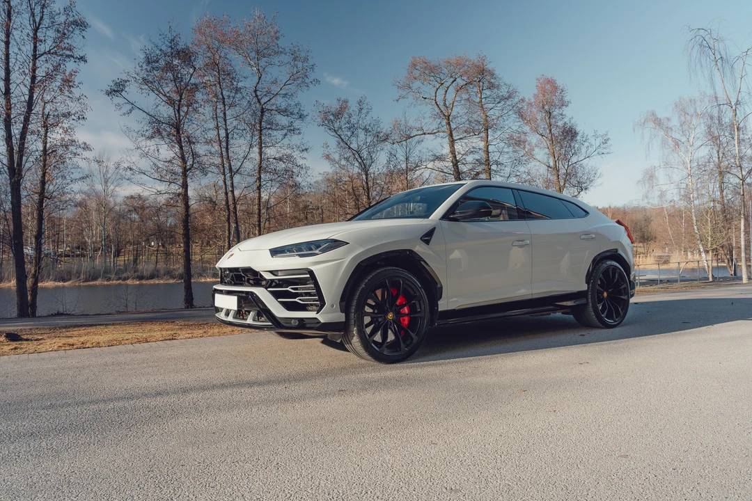 2019 Lamborghini Urus - Image 4 of 31