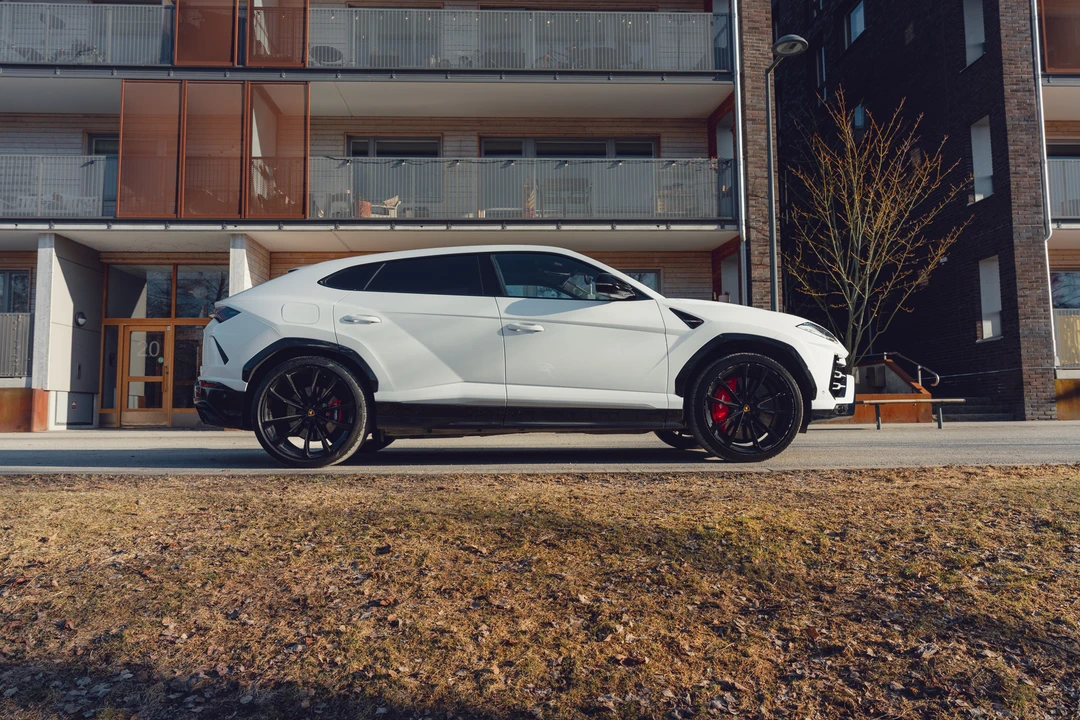 2019 Lamborghini Urus - Image 8 of 31
