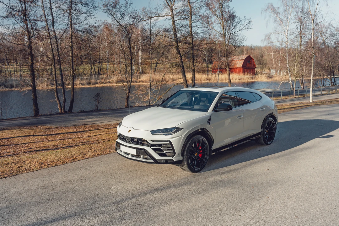 2019 Lamborghini Urus - Image 11 of 31