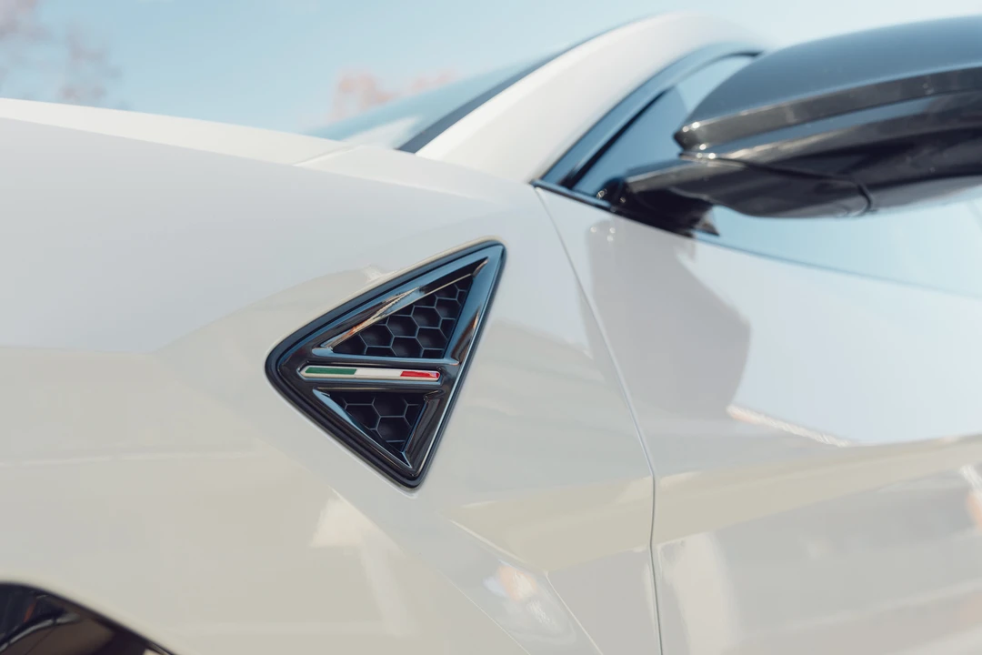 2019 Lamborghini Urus - Image 23 of 31