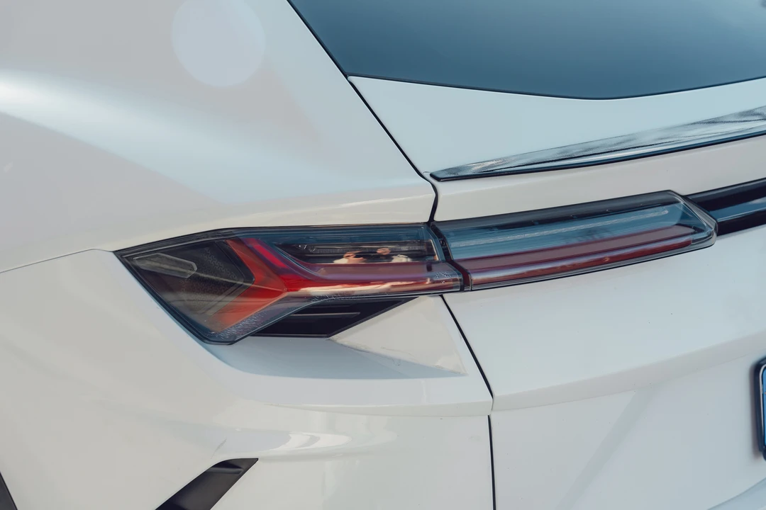 2019 Lamborghini Urus - Image 27 of 31