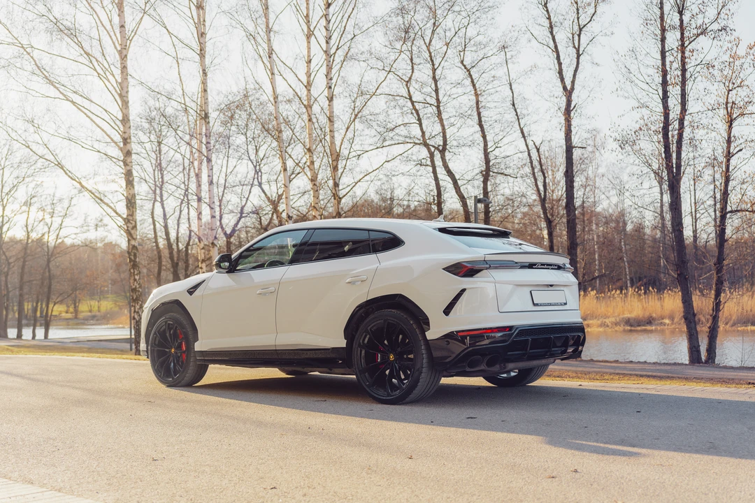 2019 Lamborghini Urus - Image 12 of 31