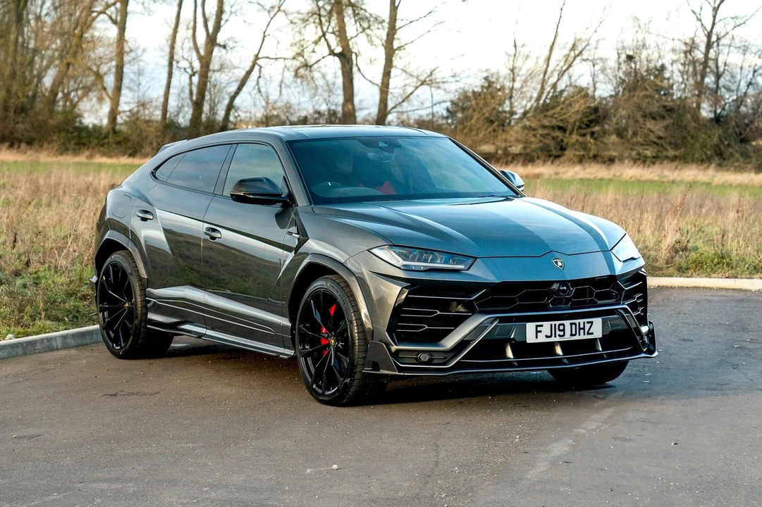 2019 Lamborghini Urus - Image 2 of 31