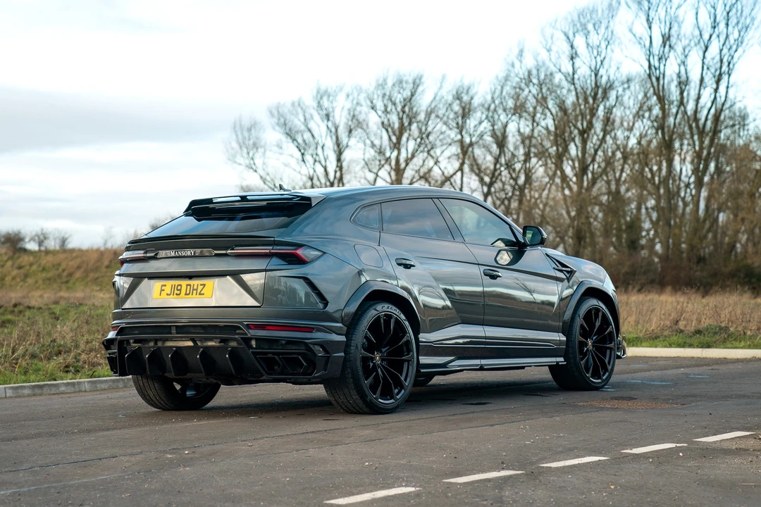 2019 Lamborghini Urus - Image 7 of 31