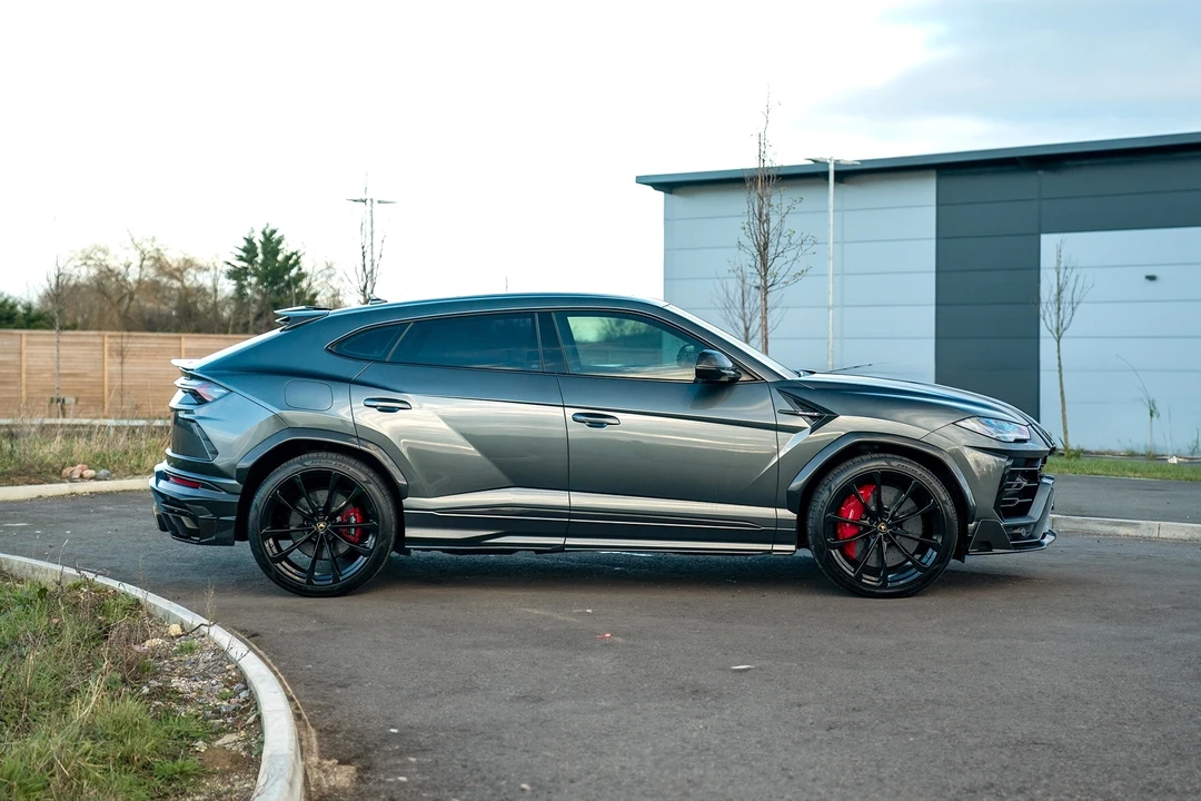 2019 Lamborghini Urus - Image 13 of 31