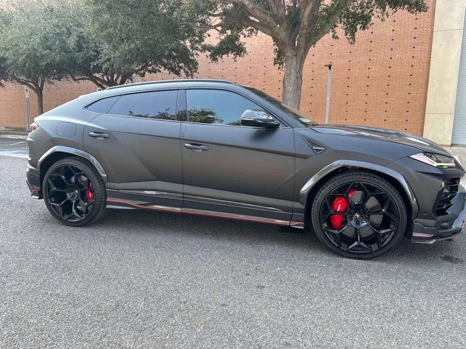 2019 Lamborghini Urus - Image 7 of 11