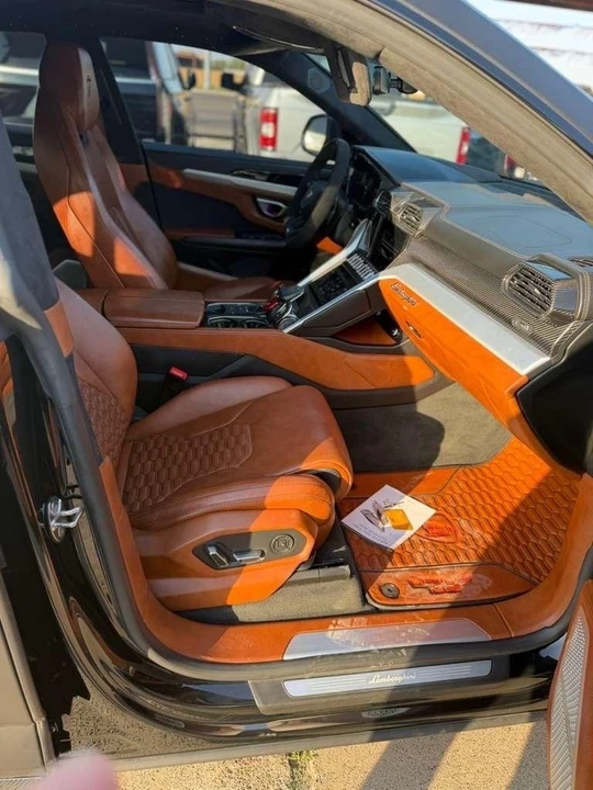 2019 Lamborghini Urus - Image 9 of 11