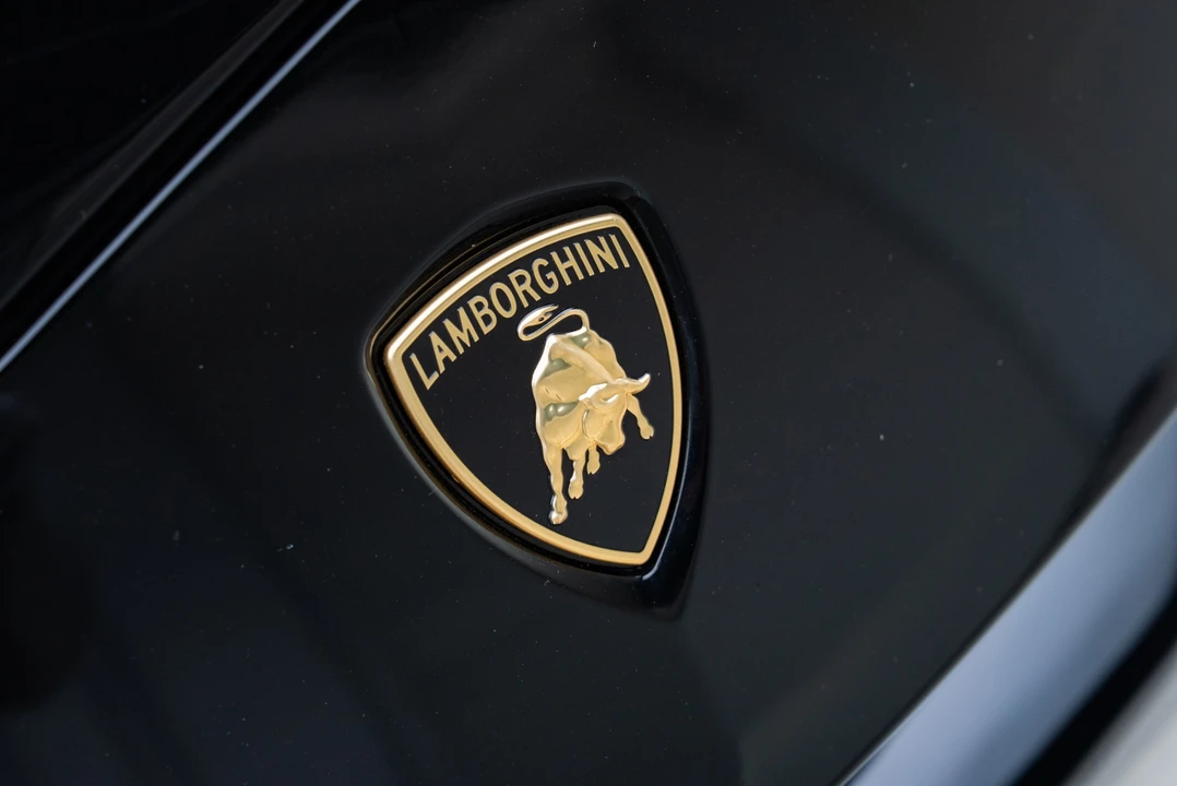 2019 Lamborghini Urus - Image 31 of 31