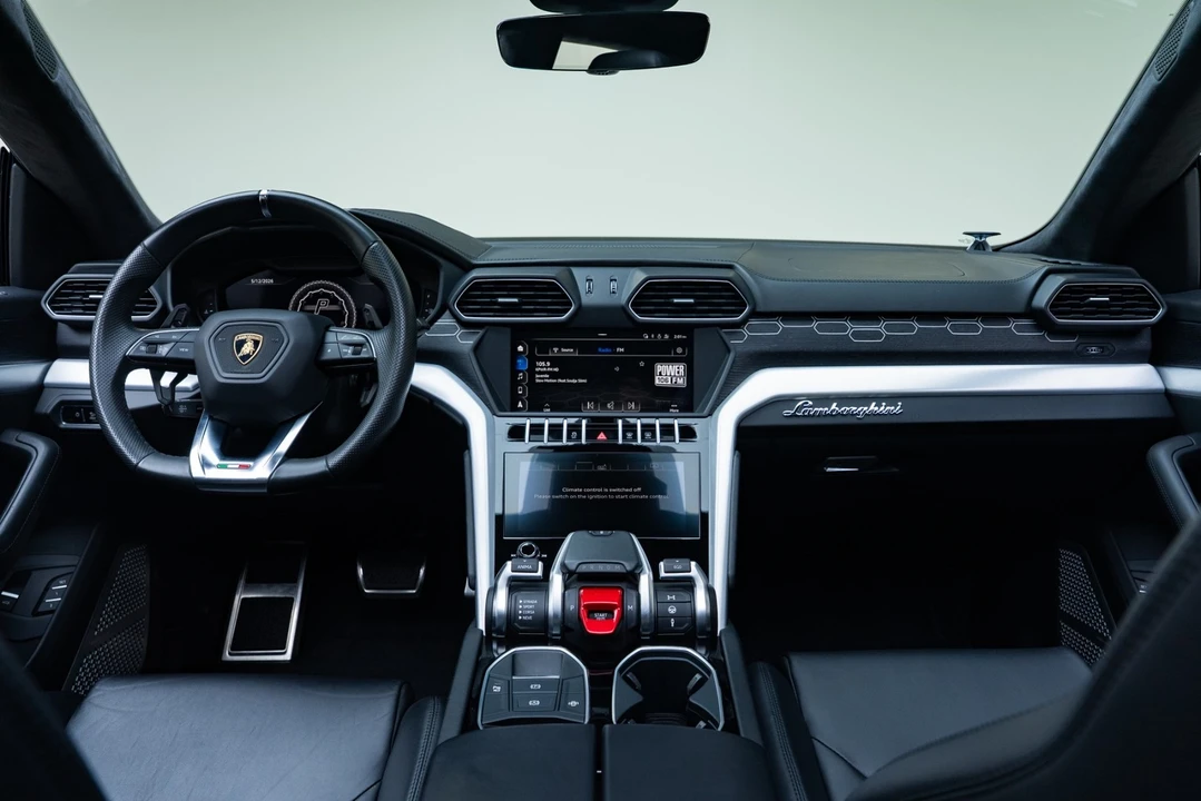 2019 Lamborghini Urus - Image 2 of 31