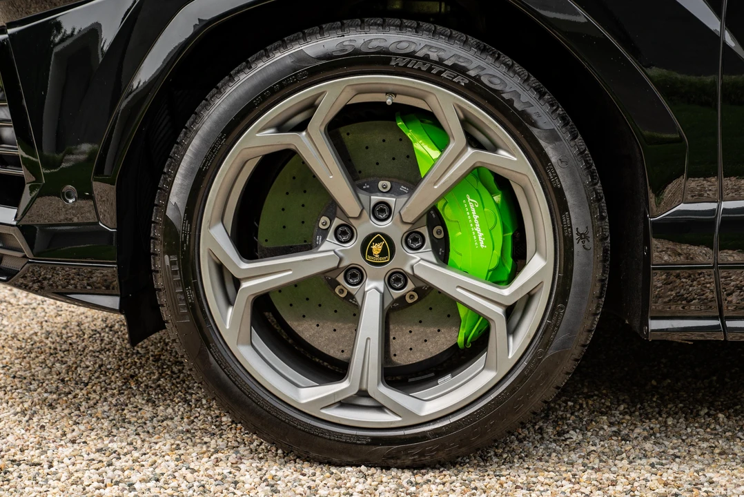 2019 Lamborghini Urus - Image 29 of 31