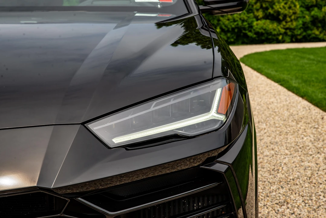 2019 Lamborghini Urus - Image 12 of 31