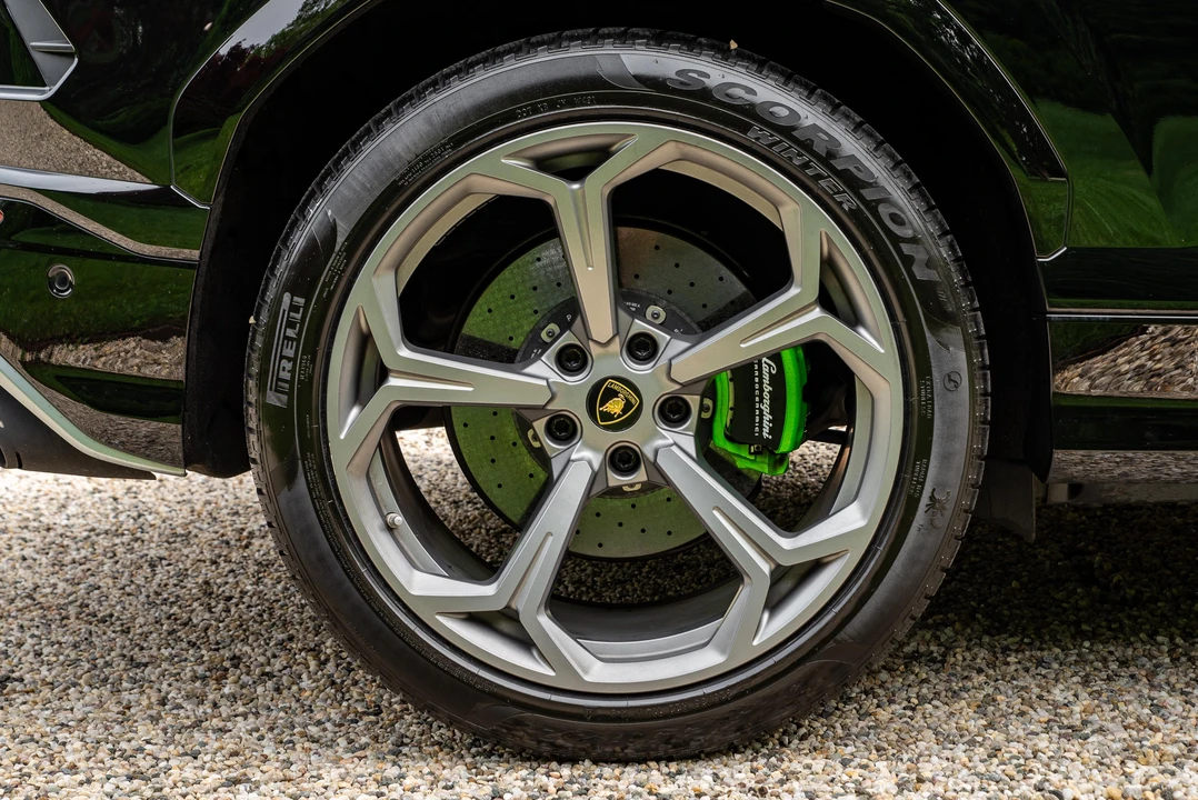 2019 Lamborghini Urus - Image 31 of 31