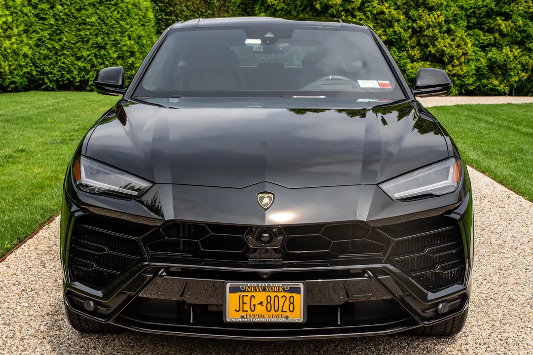 2019 Lamborghini Urus - Image 2 of 31