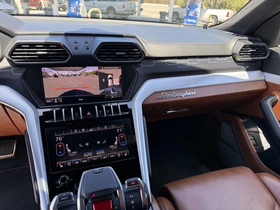 2019 Lamborghini Urus - Image 13 of 23
