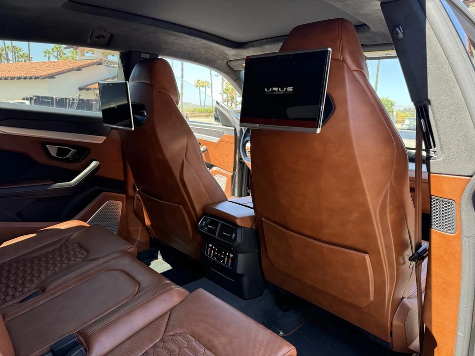 2019 Lamborghini Urus - Image 21 of 23