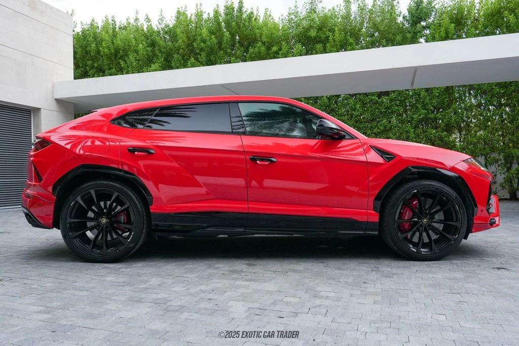 2019 Lamborghini Urus - Image 9 of 12