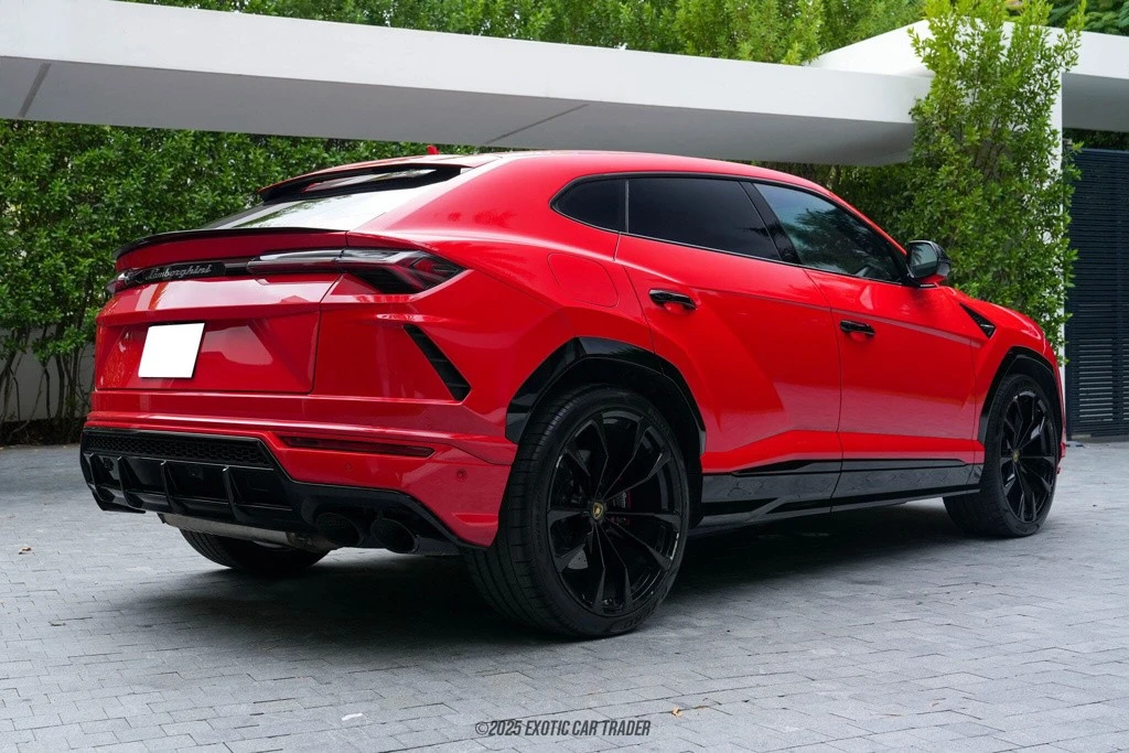 2019 Lamborghini Urus - Image 8 of 12
