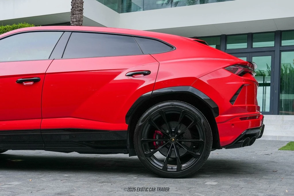 2019 Lamborghini Urus - Image 5 of 12