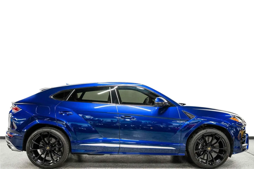 2019 Lamborghini Urus - Image 2 of 21
